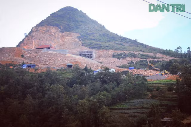 Đại công trường trái quy hoạch ở Lũng Cú vẫn thi công dù bị “tuýt còi” - 2