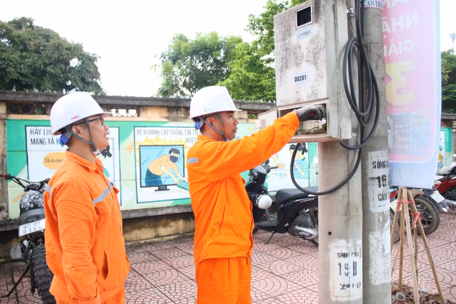 Điện lực Bắc Kạn luôn túc trực, đảm bảo cấp điện liên tục phục vụ kỳ thi.