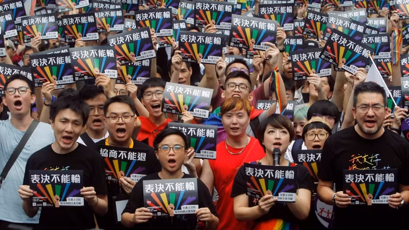 Cầu vồng hạnh phúc đã mở cho người LGBT ở Đài Loan.