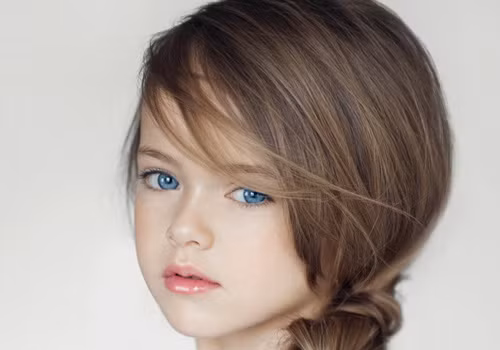 Điên đảo với vẻ đẹp thiên sứ của cô bé 9 tuổi