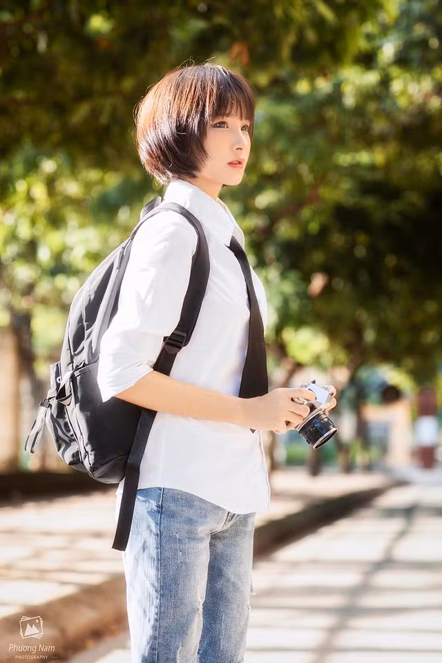 Mang phong cách tomboy, nữ sinh 17 tuổi vẫn đẹp tựa búp bê - 4