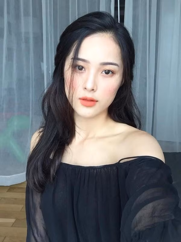 Sau khi Cường Đô la lấy vợ, tình cũ có động thái lạ, ngày càng bí ẩn ảnh 2 Sau khi Cường Đô la lấy vợ, tình cũ có động thái lạ, ngày càng bí ẩn ảnh 2