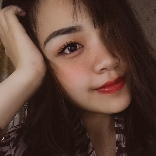 Hội “em họ” của người nổi tiếng: Ai cũng xinh nức nở, gu thời trang chẳng thua kém fashionista ảnh 5 Hội “em họ” của người nổi tiếng: Ai cũng xinh nức nở, gu thời trang chẳng thua kém fashionista ảnh 5
