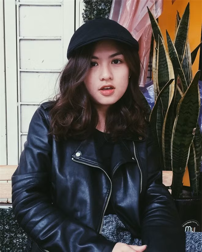 Hội “em họ” của người nổi tiếng: Ai cũng xinh nức nở, gu thời trang chẳng thua kém fashionista ảnh 19 Hội “em họ” của người nổi tiếng: Ai cũng xinh nức nở, gu thời trang chẳng thua kém fashionista ảnh 19