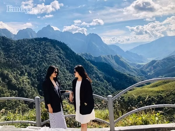 Cuộc đời phải có một cô em gái để cùng nhau diện đồ đôi đẹp như mơ đến Sa Pa du lịch