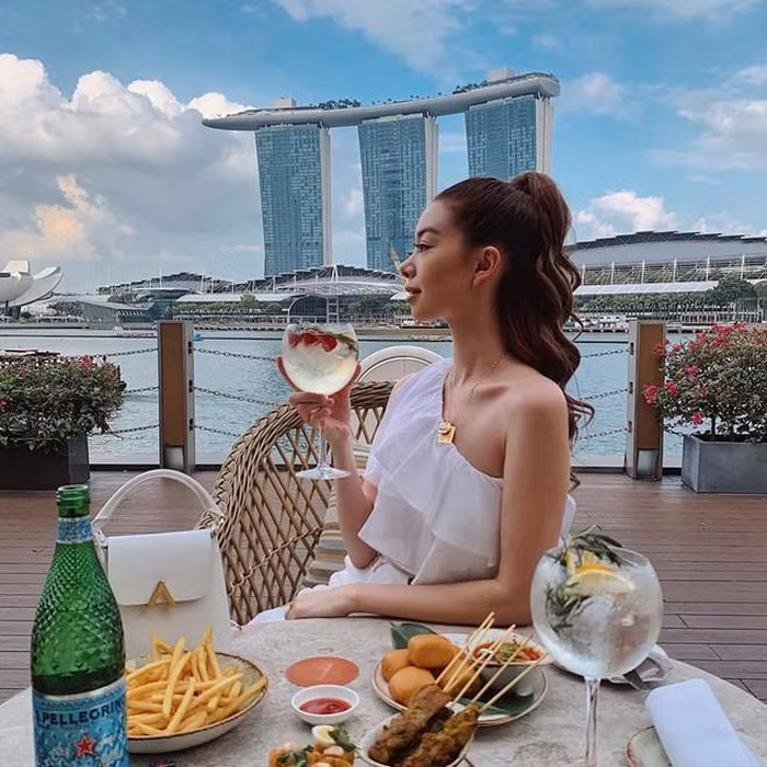 Blogger Australia bị Nga Phạm đạo hình ảnh là tiểu thư giàu có, rich kid chính hiệu ảnh 4 Blogger Australia bị Nga Phạm đạo hình ảnh là tiểu thư giàu có, rich kid chính hiệu ảnh 4