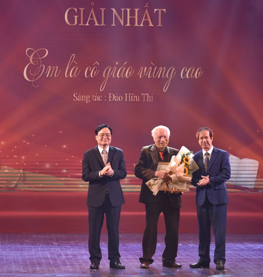 Tổng kết và trao giải cuộc thi “Sáng tác ca khúc về thầy cô và mái trường" ảnh 24