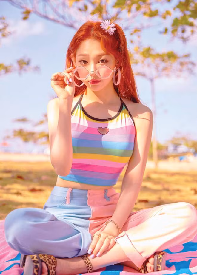 Nữ thần tượng Kpop đẹp hút hồn sau khi ăn kiêng khắc nghiệt giảm 13 kg ảnh 10 Nhan sac nu than tuong Kpop sau khi giam 13 kg hinh anh 10