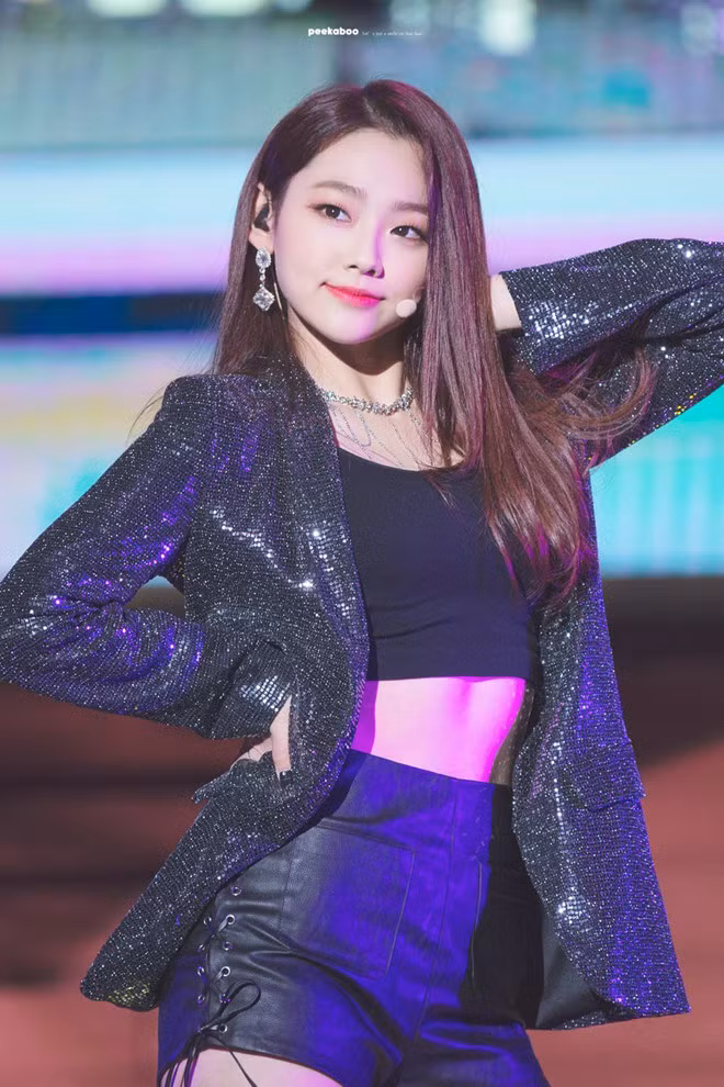 Nữ thần tượng Kpop đẹp hút hồn sau khi ăn kiêng khắc nghiệt giảm 13 kg ảnh 9 Nhan sac nu than tuong Kpop sau khi giam 13 kg hinh anh 9