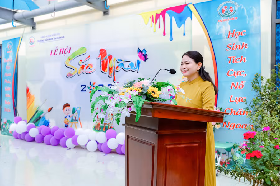 Cô Bùi Thị Vân - Hiệu trưởng Trường Mầm non An Khánh B. Cô Bùi Thị Vân - Hiệu trưởng Trường Mầm non An Khánh B.