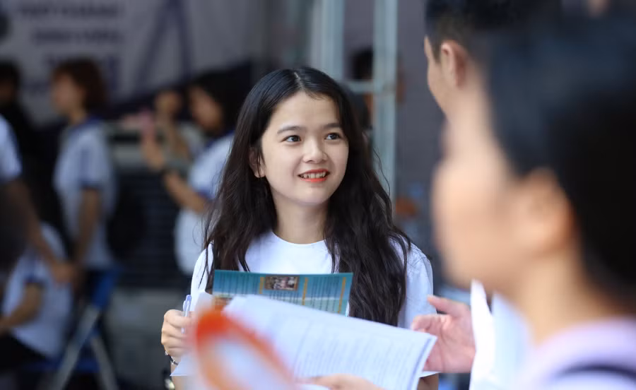 Một số trường đại học đã công bố mốc thời gian dự kiến đón sinh viên quay lại trường sau thời gian dài học trực tuyến do dịch. Ảnh minh họa: Khôi Nguyên. 