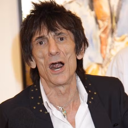 Thành viên ban nhạc “The Rolling Stones” đình đám, Ronnie Wood cũng đã có nhiều năm làm giáo viên