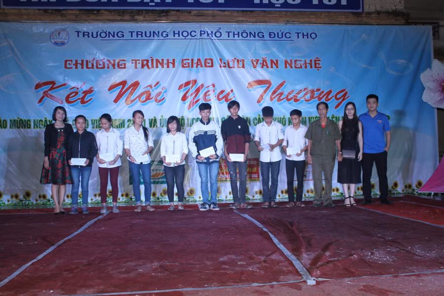 Chương trình “Kết nối yêu thương” do Trường THPT Đức Thọ tổ chức