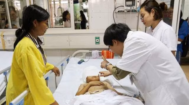 sai con chay ra dong goi anh ve an com, me thanh hoa nhan tin du sau vai chuc phut - 1