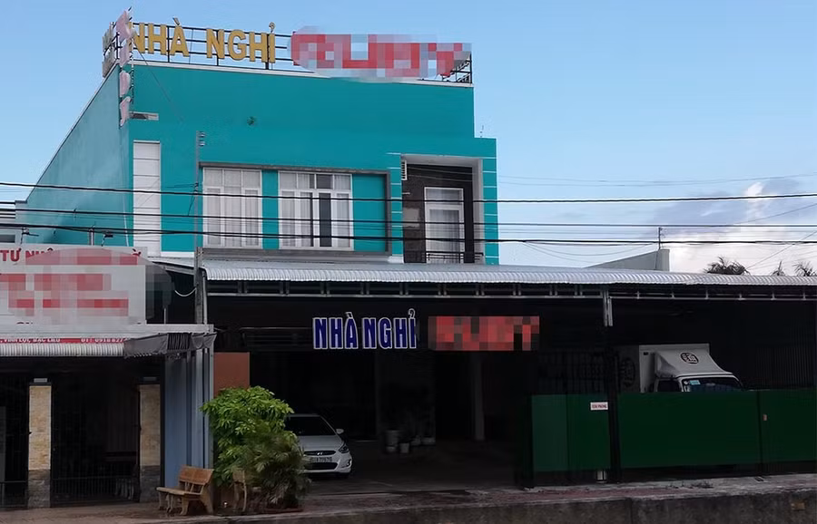Vào nhà nghỉ với người đàn ông, cô gái trẻ bị đánh tả tơi