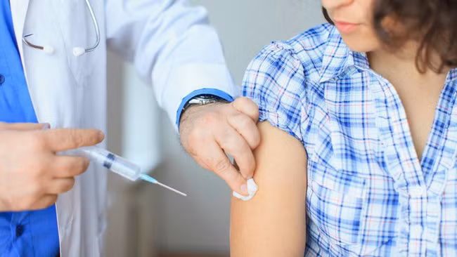 Những mũi tiêm không thể thiếu trong cuộc đời người phụ nữ