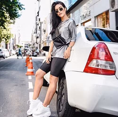 Nắng nóng sấp mặt mà cứ diện quần biker short như này vừa mát mẻ vừa sành điệu nàng nào chẳng mê
