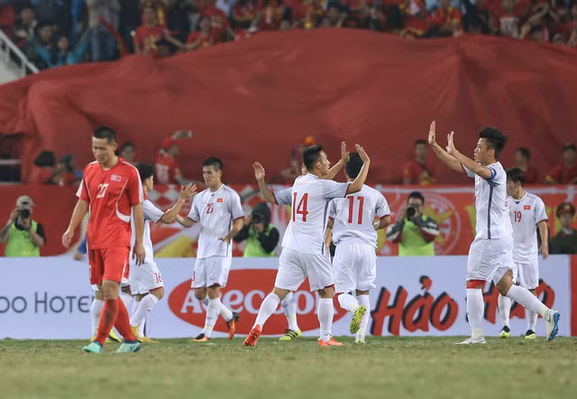 HLV Park Hang Seo loại 4 cầu thủ, chốt danh sách dự Asian Cup 2019 - Ảnh 1.