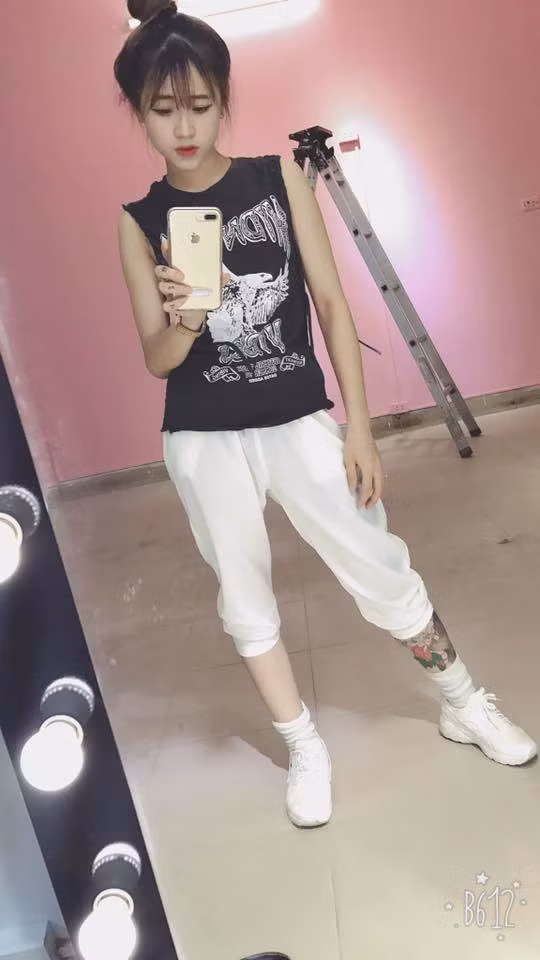 Nữ sinh FPT khiến nhiều chàng trai “nhìn là yêu“ ảnh 4 Nữ sinh FPT khiến nhiều chàng trai “nhìn là yêu“ ảnh 4
