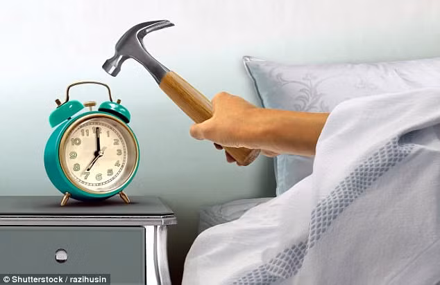 Đảo lộn nhịp sinh học sau Tết: Đây là 6 mẹo giúp bạn khắc phục - Ảnh 1.