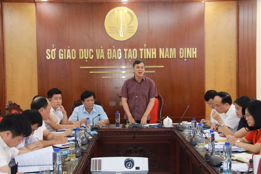 Phó Chủ tịch UBND tỉnh Nam Định - ông Trần Lê Đoài chủ trì hội nghị chiều 12/6 của Ban chỉ đạo thi tốt nghiệp THPT 2023 tỉnh Nam Định. Phó Chủ tịch UBND tỉnh Nam Định - ông Trần Lê Đoài chủ trì hội nghị chiều 12/6 của Ban chỉ đạo thi tốt nghiệp THPT 2023 tỉnh Nam Định.