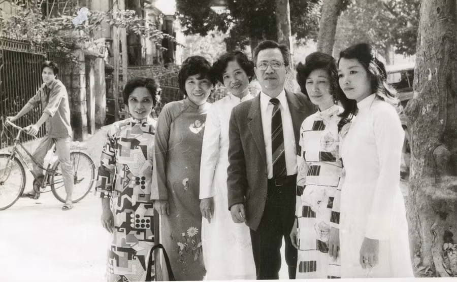...và chúng tôi, những ngày dưới mái nhà Báo Giáo dục và Thời đại.