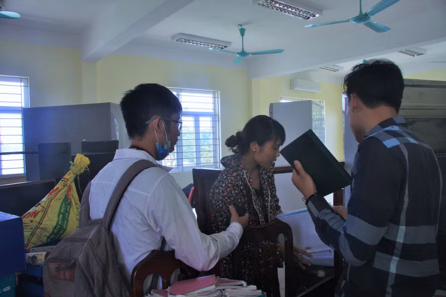 Cô Nguyễn Thị Ngọc - Phó hiệu trưởng phụ trách nuôi dưỡng của nhà trường Mầm non Phú Nam An cho biết, hiện trường đang bị thiệt hại một số cơ sở vật chất, nhưng không có thiệt hại về người Cô Nguyễn Thị Ngọc - Phó hiệu trưởng phụ trách nuôi dưỡng của nhà trường Mầm non Phú Nam An cho biết, hiện trường đang bị thiệt hại một số cơ sở vật chất, nhưng không có thiệt hại về người