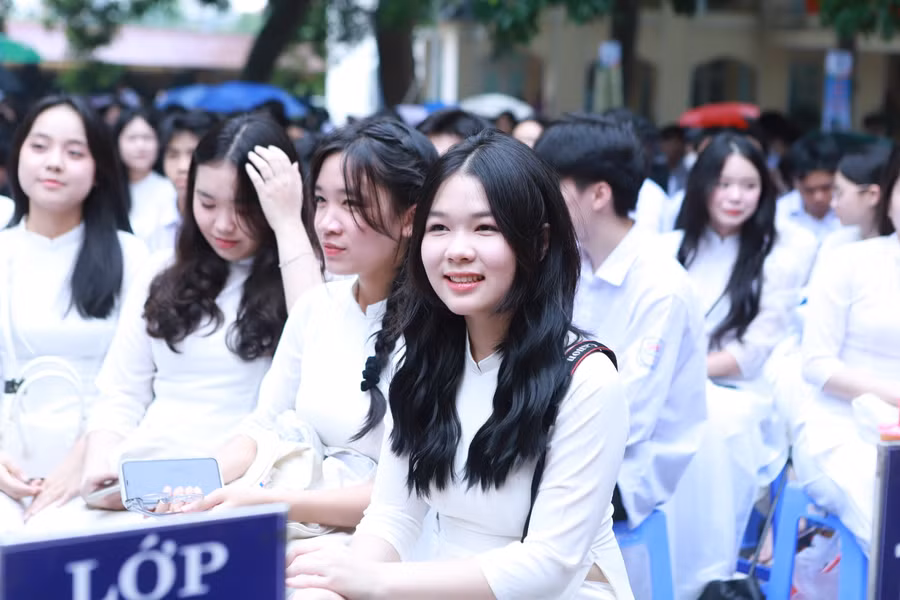 Thầy trò đã cùng nhau nỗ lực để có một năm học với nhiều thành tựu đáng tự hào. Thầy trò đã cùng nhau nỗ lực để có một năm học với nhiều thành tựu đáng tự hào.