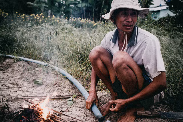 Câu chuyện xúc động về bức ảnh nữ sinh lội ruộng chụp ảnh cùng cha ngày bế giảng ảnh 5