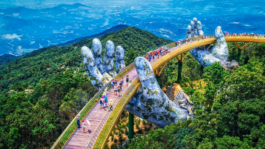 Cầu Cổng vàng tại Đà Nẵng là điểm đến hấp dẫn năm 2018