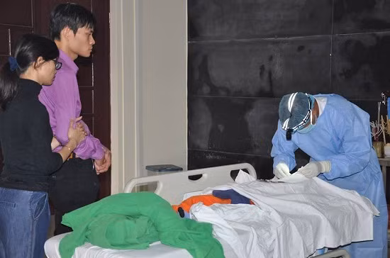 Sức khỏe - Nghẹn ngào lời thì thầm của mẹ với “chiến binh” nhỏ tuổi nhất hiến giác mạc (Hình 2).