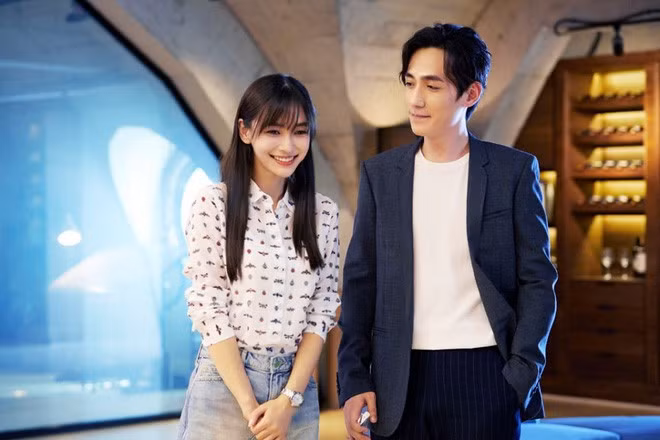 Diện set đồ đơn giản, không ngờ Angela Baby phô bày toàn bộ nhược điểm vóc dáng ảnh 4 Diện set đồ đơn giản, không ngờ Angela Baby phô bày toàn bộ nhược điểm vóc dáng ảnh 4