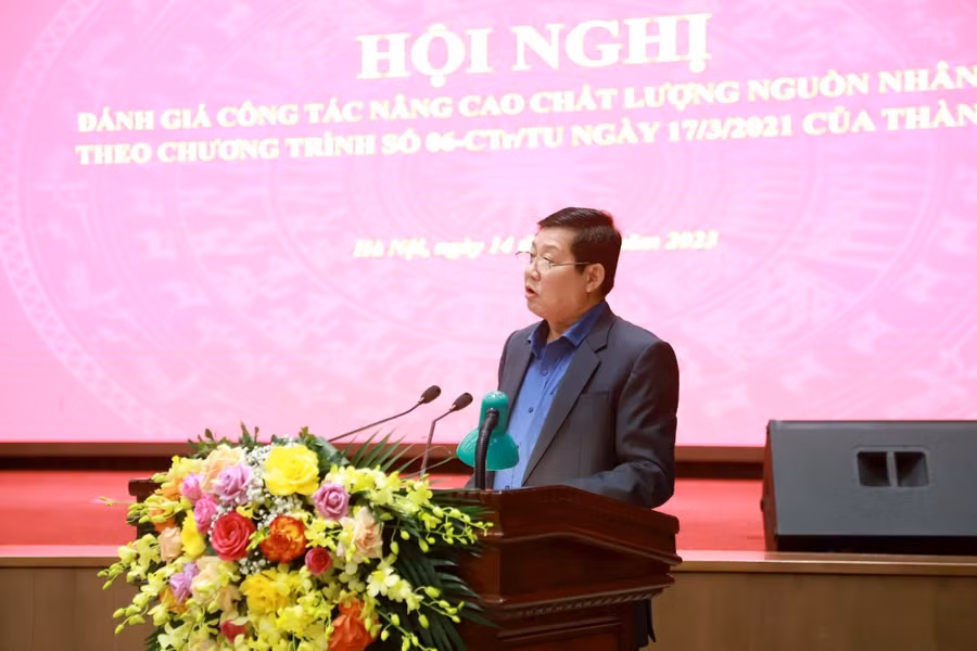 Phó Giám đốc Sở LĐ-TB&XH Hoàng Thành Thái trình bày báo cáo. Phó Giám đốc Sở LĐ-TB&XH Hoàng Thành Thái trình bày báo cáo.