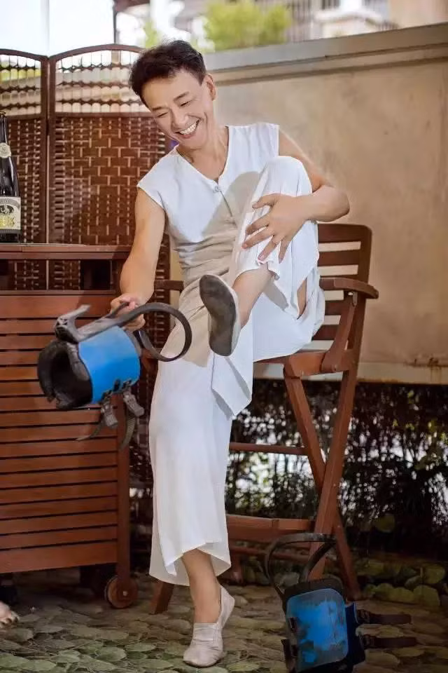 Ông ngoại tuổi 68 khiến dân mạng sửng sốt vì trẻ như trai 20 ảnh 2 Ông ngoại tuổi 68 khiến dân mạng sửng sốt vì trẻ như trai 20 ảnh 2