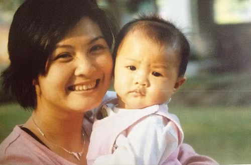 cong ly to chuc sinh nhat con gai cung vo cu va nguoi yeu moi hinh anh 3