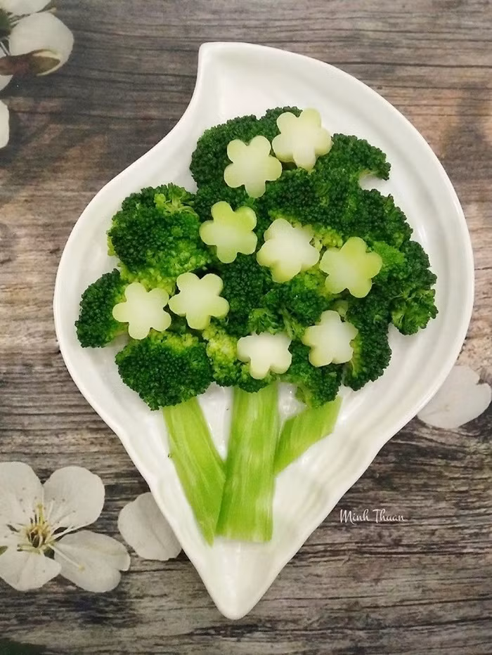 Mẹ đảm hô biến đĩa rau luộc xanh mát đẹp như tranh vẽ
