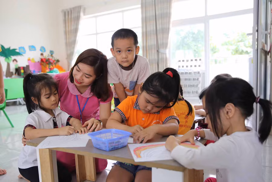 Cần xét đến tính đặc thù trong công việc để xác định tuổi nghỉ hưu. Ảnh: Thế Đại