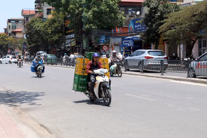 Thời tiết ngày 17/5: Nắng nóng gay gắt, nhiều nơi nhiệt độ trên 39 độ C ảnh 1 Chú thích ảnh
