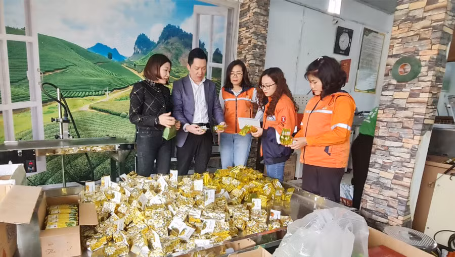 HTX Chè Nhật Thức nâng tầm cho cây chè, tạo sinh kế cho bà con. HTX Chè Nhật Thức nâng tầm cho cây chè, tạo sinh kế cho bà con.
