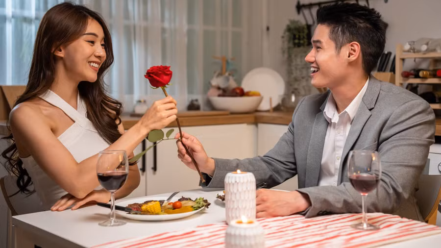 Hãy tin vào bản năng của bạn và chú ý đến cảm giác của người khác. (Ảnh: ITN).