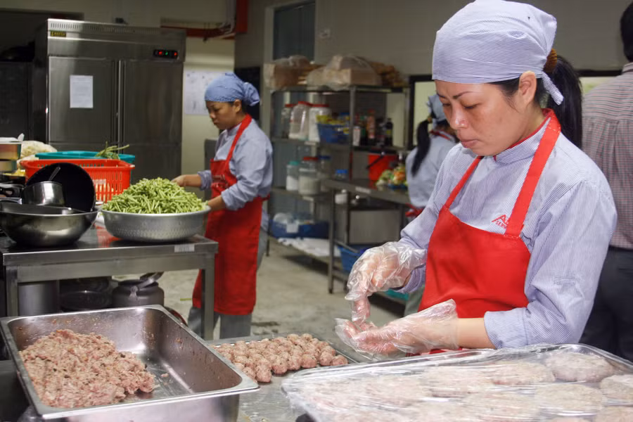 Thực phẩm trường học: Đau đáu những nỗi lo