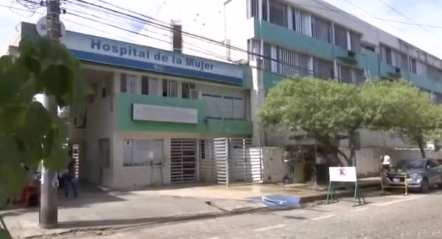 Thần kỳ em bé 3 lần bị chẩn đoán đã chết vẫn được tìm thấy còn thở trong quan tài - 2