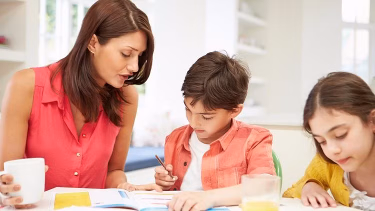 Cha mẹ làm gì khi con có biểu hiện kiêu ngạo do học giỏi? ảnh 2