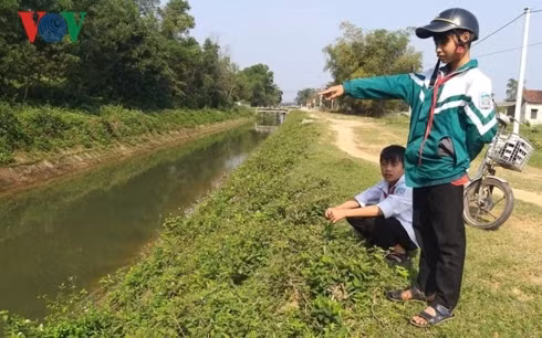 Nam sinh liều mình cứu hai em nhỏ bị đuối nước