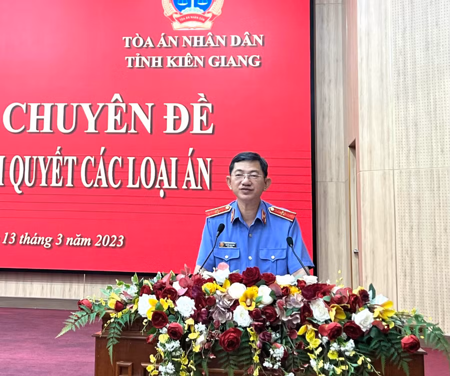 Ông Nguyễn Ngọc Phúc, Viện trưởng VKSND tỉnh Kiên Giang phát biểu tại hội nghị.