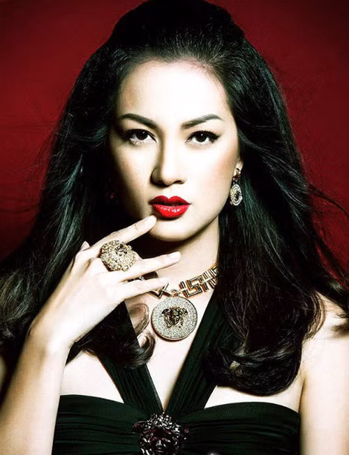 Ngọc Thúy, mẹ đẻ, khởi kiện