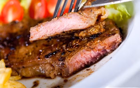 Thịt bò nên nấu vừa chín không sống và không chín quá