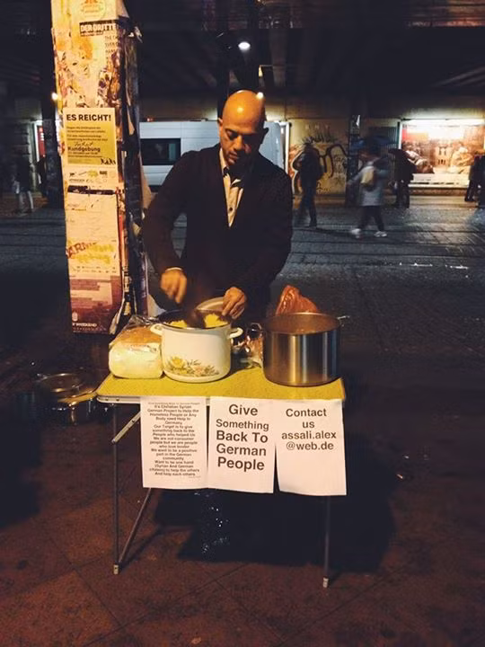 Người tị nạn Syria nấu ăn cho dân vô gia cư Berlin ảnh 2