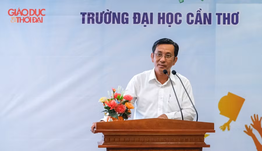 PGS.TS Trần Trung Tính, Phó Hiệu trưởng Trường ĐH Cần Thơ phát biểu tại chương trình.
