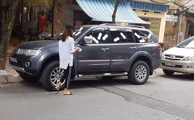Cách nhắc nhở của chủ nhà khiến tài xế tự cảm thấy xấu hổ.